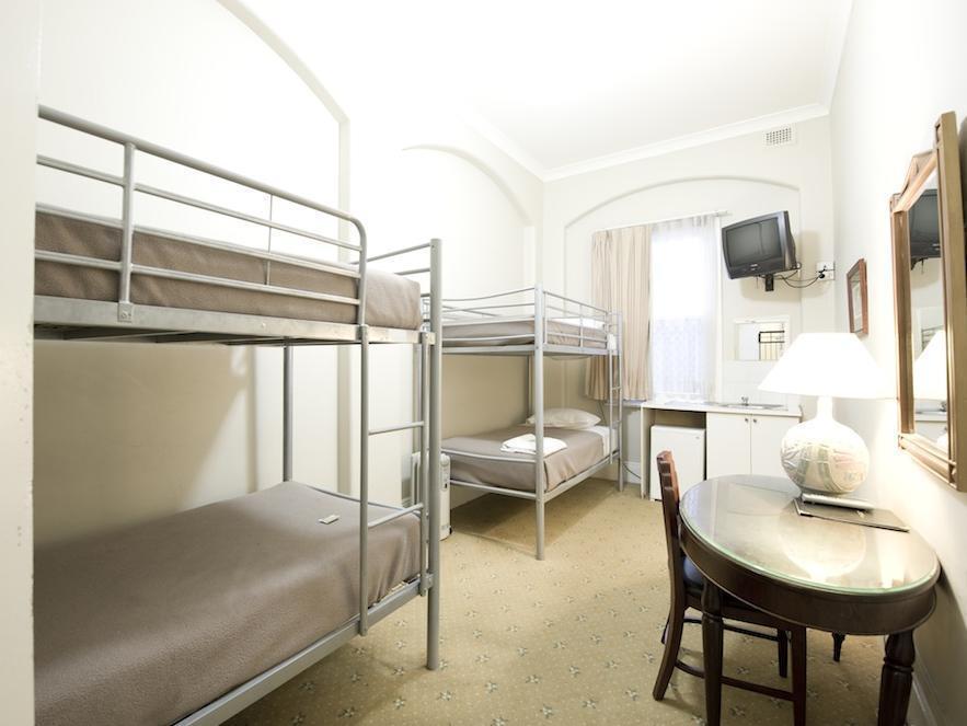 Woolbrokers Hostel Сидни Екстериор снимка