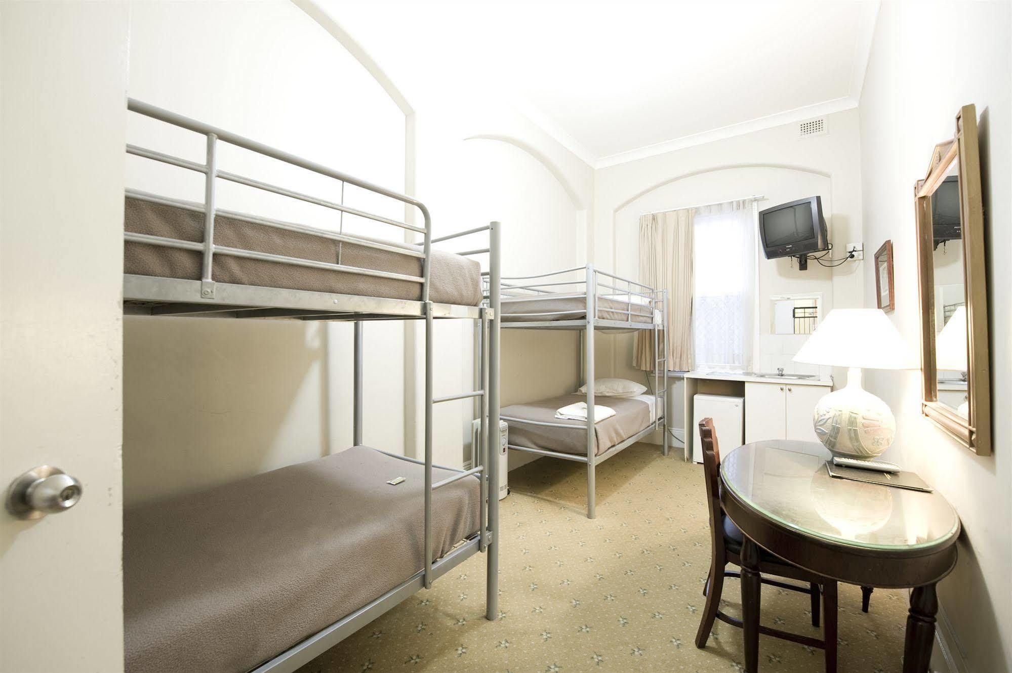 Woolbrokers Hostel Сидни Екстериор снимка