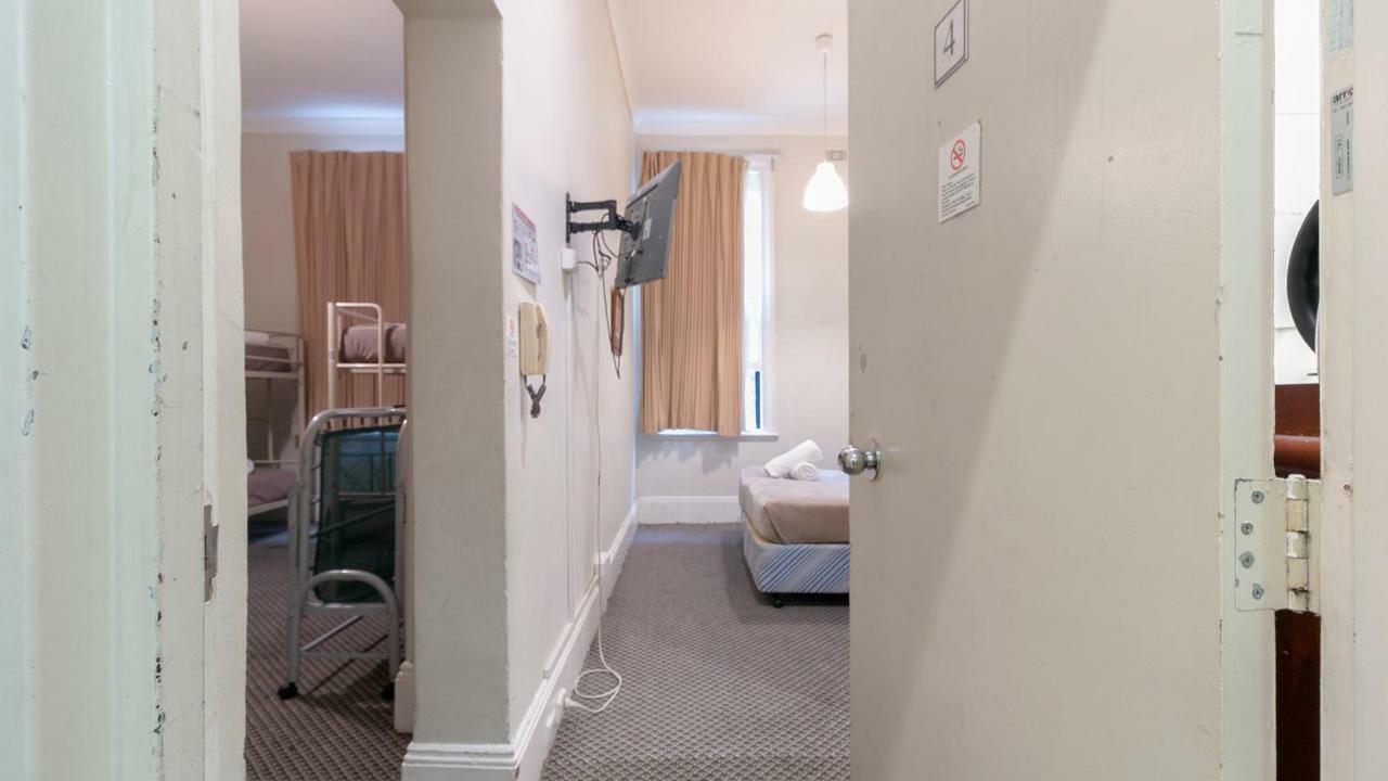 Woolbrokers Hostel Сидни Екстериор снимка