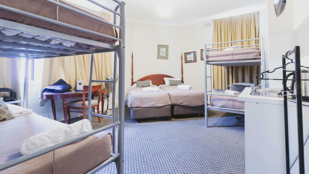 Woolbrokers Hostel Сидни Екстериор снимка