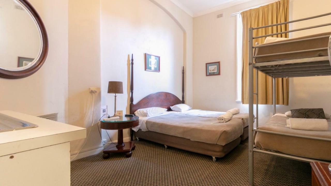 Woolbrokers Hostel Сидни Екстериор снимка