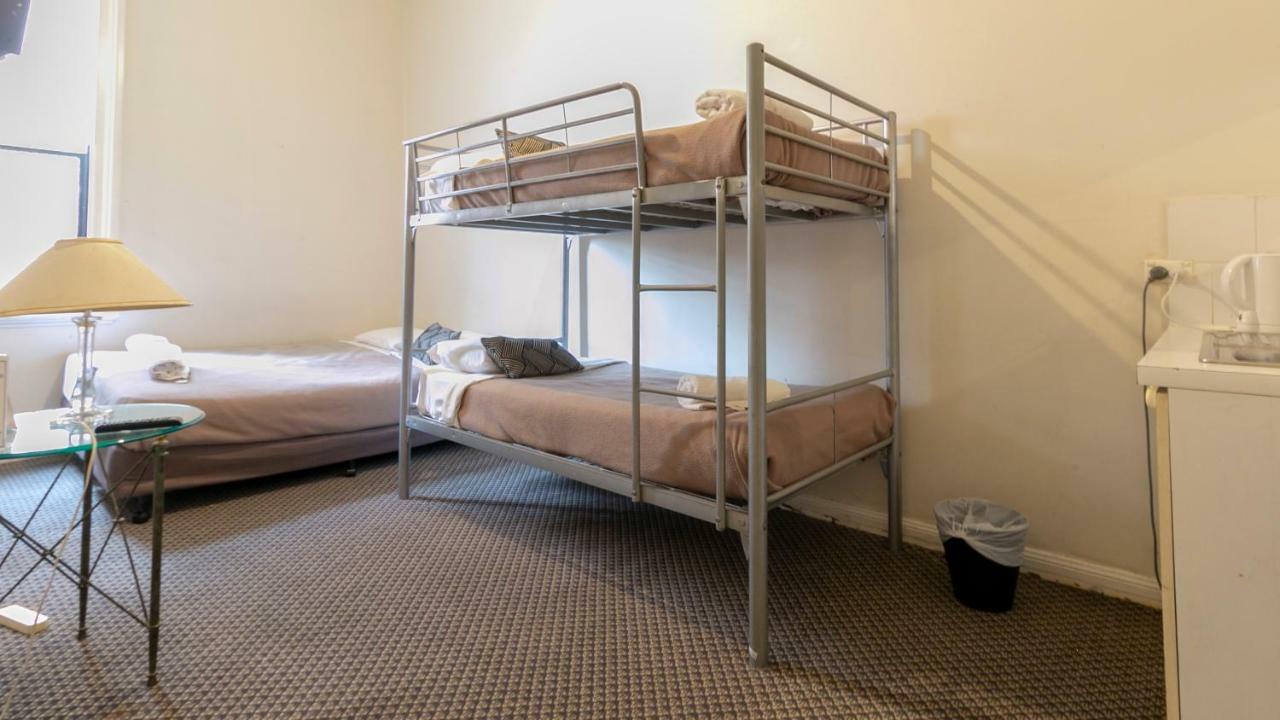Woolbrokers Hostel Сидни Екстериор снимка