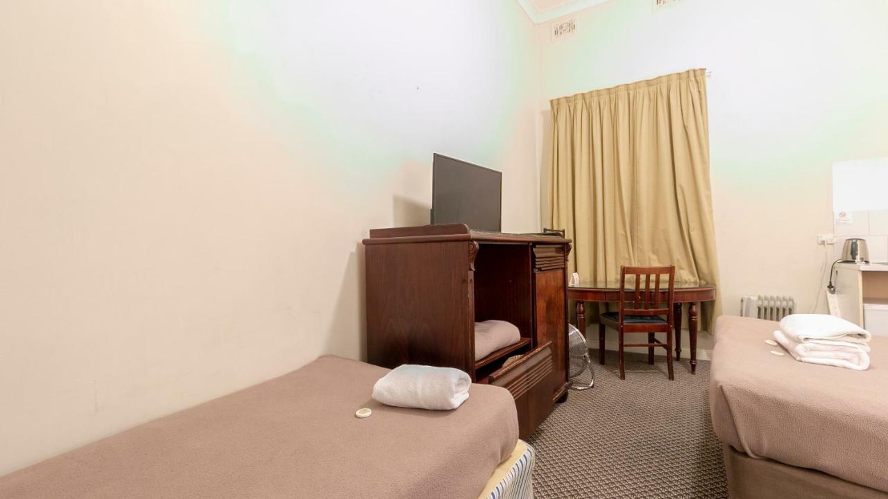 Woolbrokers Hostel Сидни Екстериор снимка