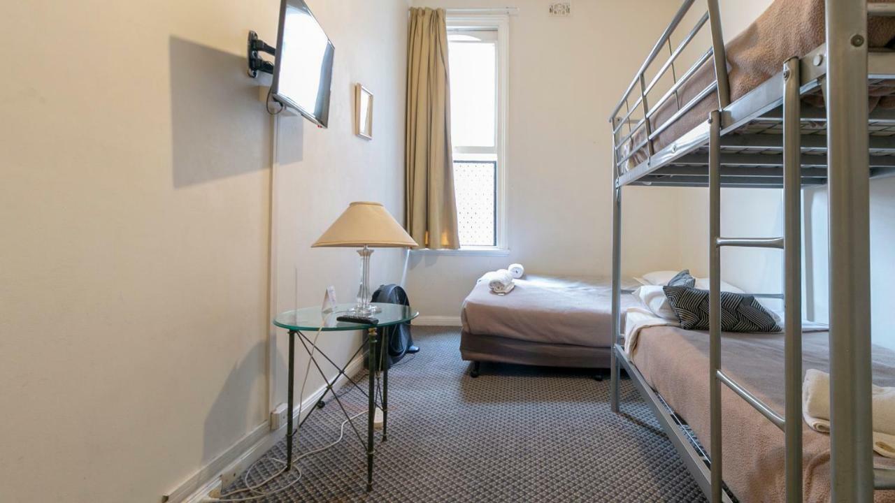 Woolbrokers Hostel Сидни Екстериор снимка