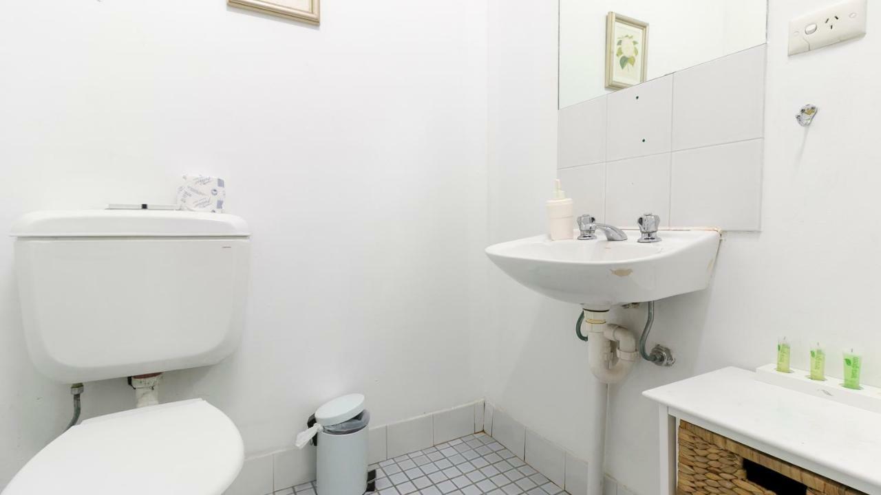 Woolbrokers Hostel Сидни Екстериор снимка