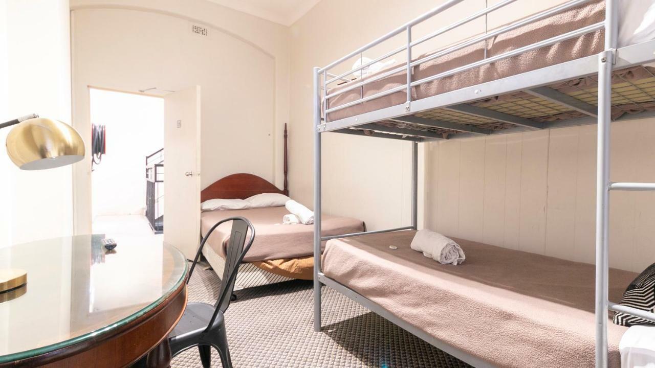Woolbrokers Hostel Сидни Екстериор снимка