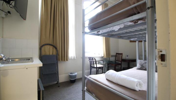 Woolbrokers Hostel Сидни Екстериор снимка
